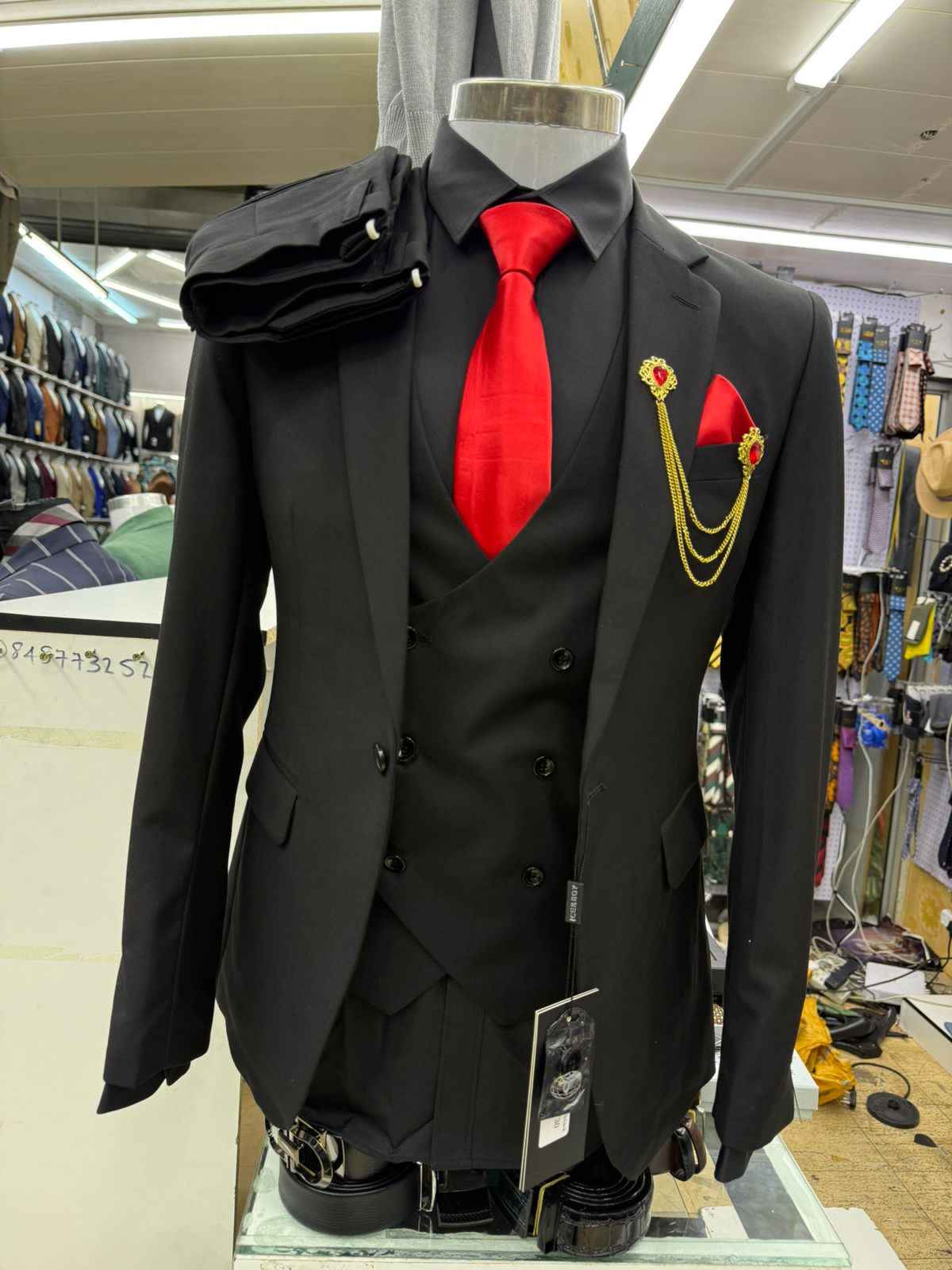 Classic 3-Piece Suit – Timeless Elegance for Every Occasion