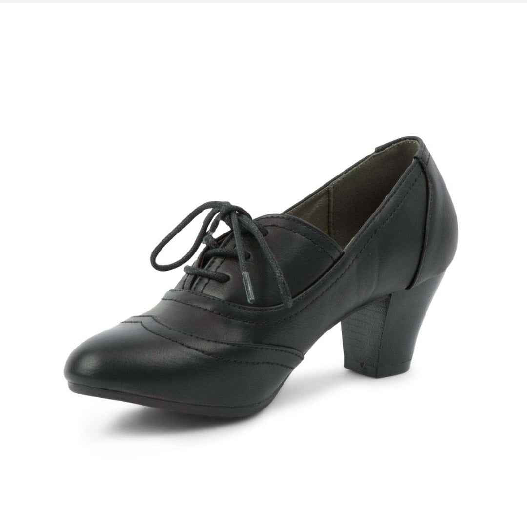Lavish Oxford Elegance – Women’s Lace-Up Block Heel Shoe